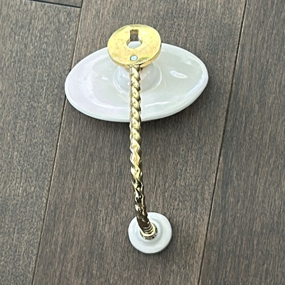 ANTHROPOLOGIE Ceramic “C” Wall Hook, Monogram Initial, Gold Cream Twist Decor - Picture 4 of 6